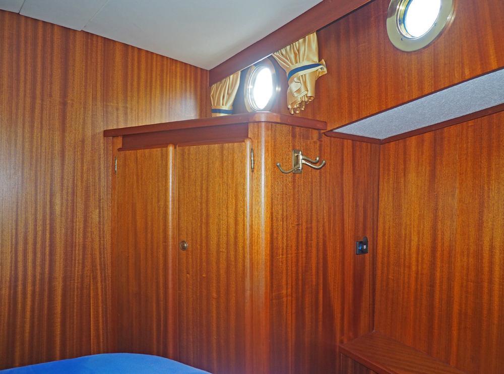 Cabin en avant, H&eacute;bergements